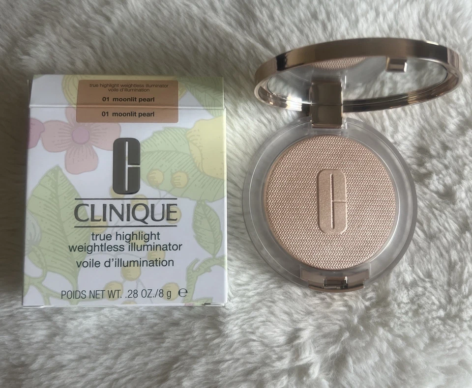Iluminador sin peso Clinique True Highlight 01 Moonlit Pearl 0,28 OZ Foto 1 de 1