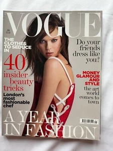 Vogue Magazine UK January 2006 Edition - Elizabeth Crombez Cover - VGC - Picture 1 of 7