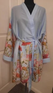 TED BAKER LIGHT BLUE FLORAL PATTERN SATIN STYLE DRESSING GOWN SIZE MEDIUM - Picture 1 of 3
