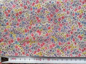 Remnant PHOEBE  FLOWERS  FLORAL  Liberty of London Tana Lawn  approx 86 x 14 cm - Picture 1 of 2