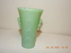 Vintage Anchor Hocking Fire-King Jadite/Jadeite Green Glass Art Deco Vase 5.25"H - Picture 1 of 4