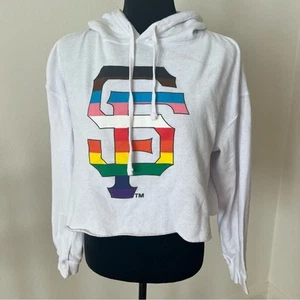 White San Francisco Giants Cropped Rainbow Pride Logo Hoodie Sweatshirt Sz M - Bild 1 von 7