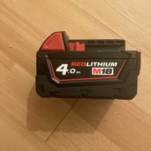 Genuine Milwaukee Battery Pack M18B4 M18 4.0Ah Red Li-ion / Used Good Condition - Zdjęcie 1 z 4