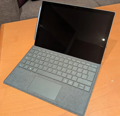 Microsoft Surface Pro 7 (256GB, i5, 8GB RAM) - Bild 1 von 4