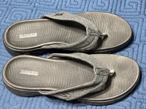 Skechers Go Walk Comfort Goga-Mat Wmn’s Sz 10 Sandals Gray 140150S Flip Flops - Bild 1 von 6