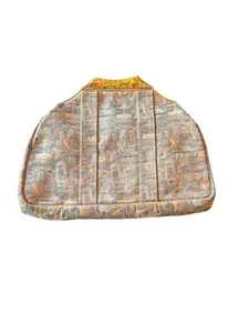 Cartera sin asas vintage A La Reine Des Fees Paris tapiz escena de baile broche esmaltado - Imagen 1 de 6