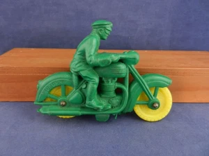 Vintage Auburn Rubber Co. ~ Polizei Motorrad Polizist - Bild 1 von 2