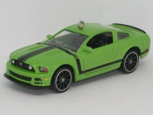 Ford Mustang Boss 302 2013 Hallmark - autos clásicos estadounidenses - nuevo en caja - Imagen 1 de 16