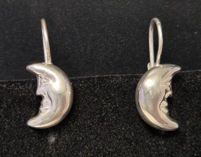 Brincos de prata esterlina com gota de quarto de rosto Man in the Moon gancho de alavanca longa 1" - Imagem 1 de 4