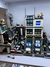 LEGO CITY Police Station 7744 Complete Vehicles 7236, 7286 and 7743 read descr