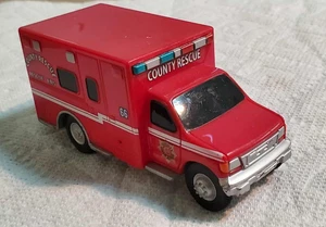 Ambulancia Ford Chasis County Rescue EMS #66-4 1/4" LARGO-BUENO-ROJO-SUELTO-ERTL - Imagen 1 de 9