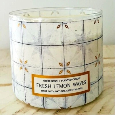 BATH & BODY WORKS/VELA DE TRES MECHAS DE GRANERO BLANCO: ONDAS DE LIMÓN FRESCAS Foto 1 de 3