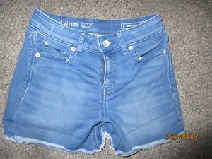 Girl's Denim shorts Vineyard Vines Size 8 - Picture 1 of 2