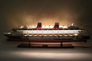 Disney Wunder mit Lichtern handgefertigtes Kreuzfahrtschiff Modell 40 Zoll - Bild 1 von 21