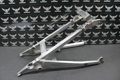 Suzuki RMZ450 2018 18-20 OEM subchasis trasero subchasis riel de asiento 41200-37 k00 Foto 1 de 4