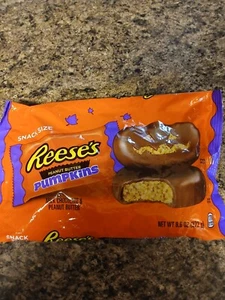 Reese's Milk Chocolate Snack Size Peanut Butter Pumpkins Halloween Candy Bag 9.6 - Picture 1 of 2