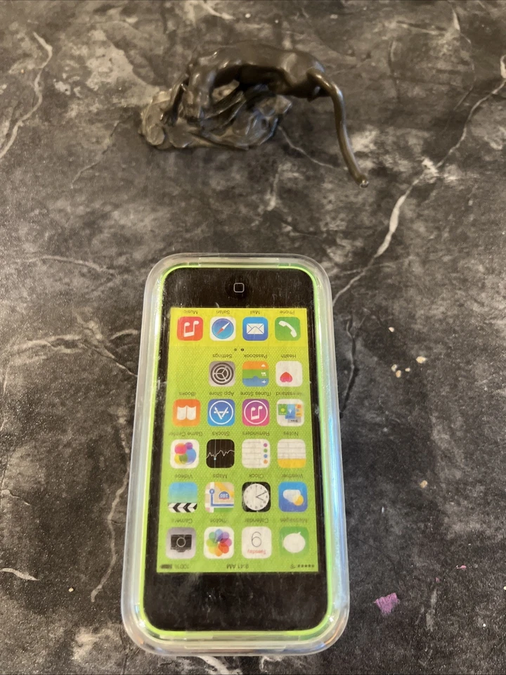 iPhone 5c New In Box.  Unopened. Green. 8G - Image 1 of 4