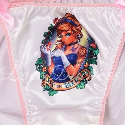 Bragas de bikini de colección años 80 sissy satinado tatuadas princesa blanca cuerda para hombre mujer Foto 1 de 4