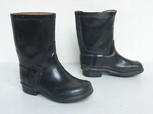 Antique Ancient Small Wellies Boots Rubber for Children Vmtl. IN Front 1960