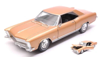 MODELLINO AUTO STATICO WELLY BUICK RIVIERA GRAN SPORT 1965 ORO SCALA 1:24-27 - Immagine 1 di 2