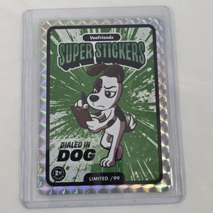 2025 VeeFriends Superstickers Manga - Quadrato nel cane /99 (variante verde) - Foto 1 di 5