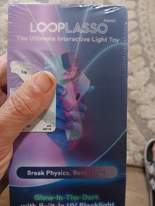 Loop Lasso Nano ,The Ultimate Interactive Light Toy,BEND LIGHT Glow-in-the-Dark - Picture 1 of 4