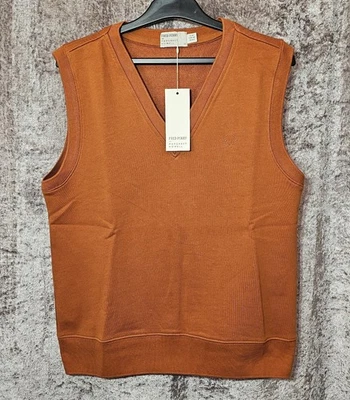 Margaret Howell Fred Perry Algodón Ligero Loopback - Naranja Quemado. Camiseta sin mangas cuello en V Foto 1 de 4