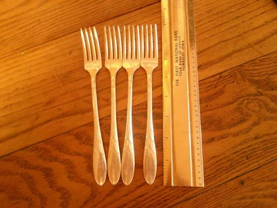 4 ~Lady Hamilton Community Plate Oneida 1932 plata~vajilla~7,5" tenedores de cena Foto 1 de 2