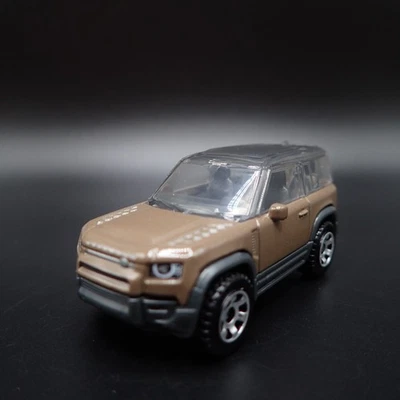 2020-2025 Land Rover Defender 90 Brown 1/64 Scale Diorama Diecast Modello Auto - Immagine 1 di 4