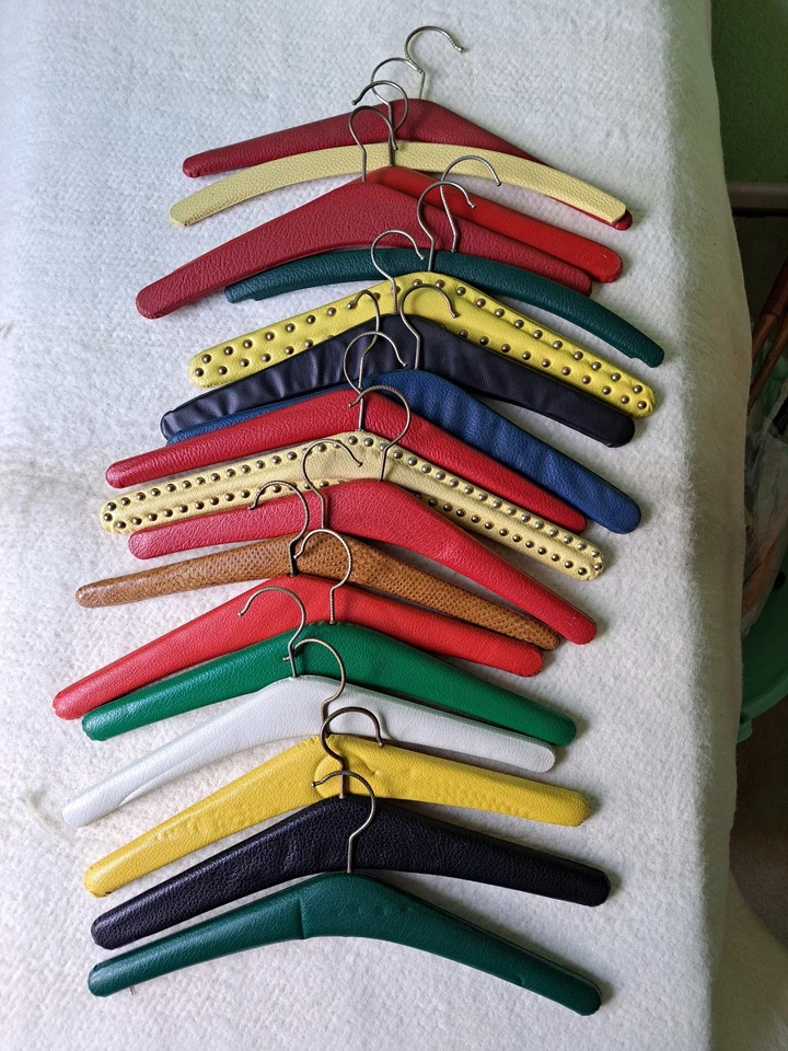 18 Kleiderbügel Kunstleder Bezug 50er 60er Vintage Retro 44 cm - Bild 1 von 1
