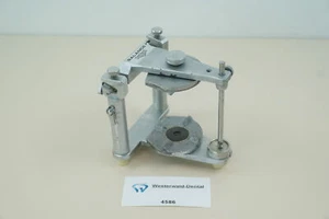 Articulador de equilibrio Hager Werken con placa magnética 4586 - Imagen 1 de 4