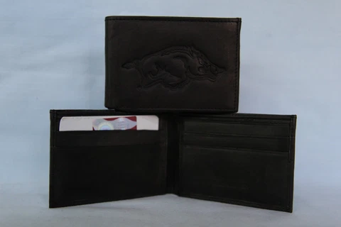 ARKANSAS RAZORBACKS   Leather BiFold Wallet   NEW  black 2 sb Cover