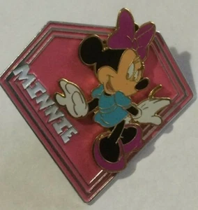 Minnie Mouse 3D Disney Pin stehend auf Rautenform Sockel B - Bild 1 von 1
