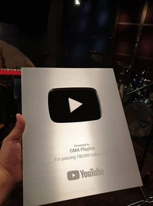 YouTube Silver Award 100.000 Abonnenten Playbutton (Code + Custom Name) - Bild 1 von 1