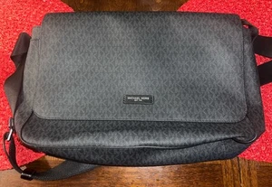 Michael Kors Cooper Messenger Bag BLACK - Picture 1 of 8