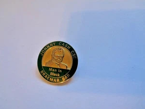 Vintage Metal JOHNNY CASH CSC BRAEMAR BAR Badge Men in Black Used - Picture 1 of 11