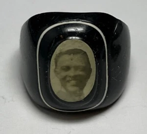 Vintage Gefängnis Trauer sentimentaler schwarzer Zelluloid Bild Foto Ring Größe 5,5 - Bild 1 von 8