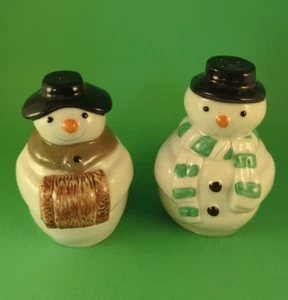 Vintage 1990s WADE England Mr. & Mrs. Snowman Salt & Pepper Shaker Set - Picture 1 of 7