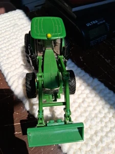 1/32 Scale John Deere 7270R Utility Tractor w/ Loader Diecast Replica Ertl 46632 - Picture 1 of 8