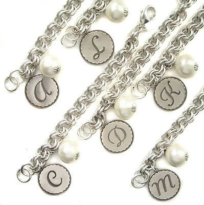 Pulsera John Wind Sorority Gal Plata Algodón Bola Monograma Inicial Máximo Arte Foto 1 de 3