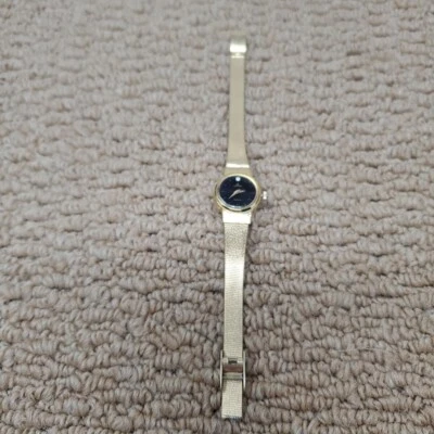 Винтажные женские наручные часы Lorus V232-0320 RO - Изображение 1 из 4