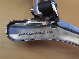 VINTAGE SHIMANO DEORE DX FD-M650 w/ 31.8 CLAMP BOTTOM PULL FRONT DERAILLEUR - Picture 1 of 2