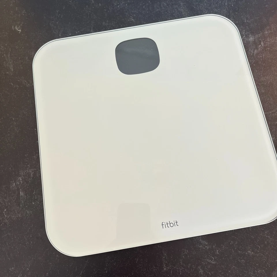 Báscula rastreadora de fitness Fitbit Aria Air FB203 blanca - ligeramente usada. Foto 1 de 4