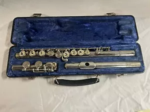 Artley Flute With Case 17-0 - Picture 1 of 7