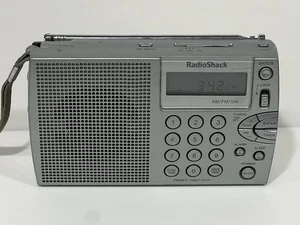 Radio Shack 20-125 AM/FM/SW Shortwave Portable Travel Radio Tested - Picture 1 of 9