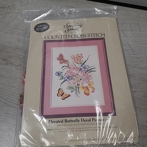 Etwas Besonderes gezähltes Kreuzstich-Set Schmetterling Blumenbild 50316 VERSIEGELT - Bild 1 von 4