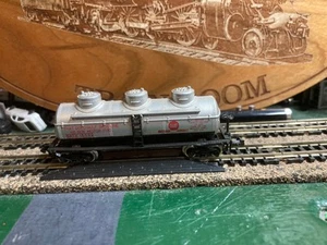 UNBEKANNTES MARKAT N SCALE GULF 3 DOME TANKER FEHLEN 2 LEITERSPROSSEN SIEHE BILDER - Bild 1 von 5