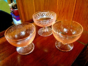VINTAGE KONVOLUT 3 ROSA DEPRESSIONSGLAS SHERBERT TASSEN - Bild 1 von 5
