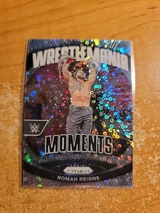 2024 PANINI PRIZM WWE ROMAN REIGNS WRESTLEMANIA MOMENT DISCO PRIZM #17 - Foto 1 di 1
