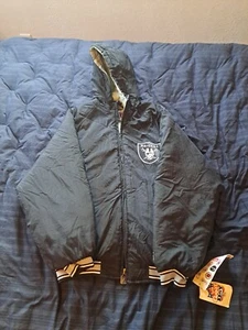 VINTAGE OAKLAND RAIDERS LOGO 7 GAME DAY JACKET SIZE NFL FOOTBALL PUFFY Hoodie M - Bild 1 von 12